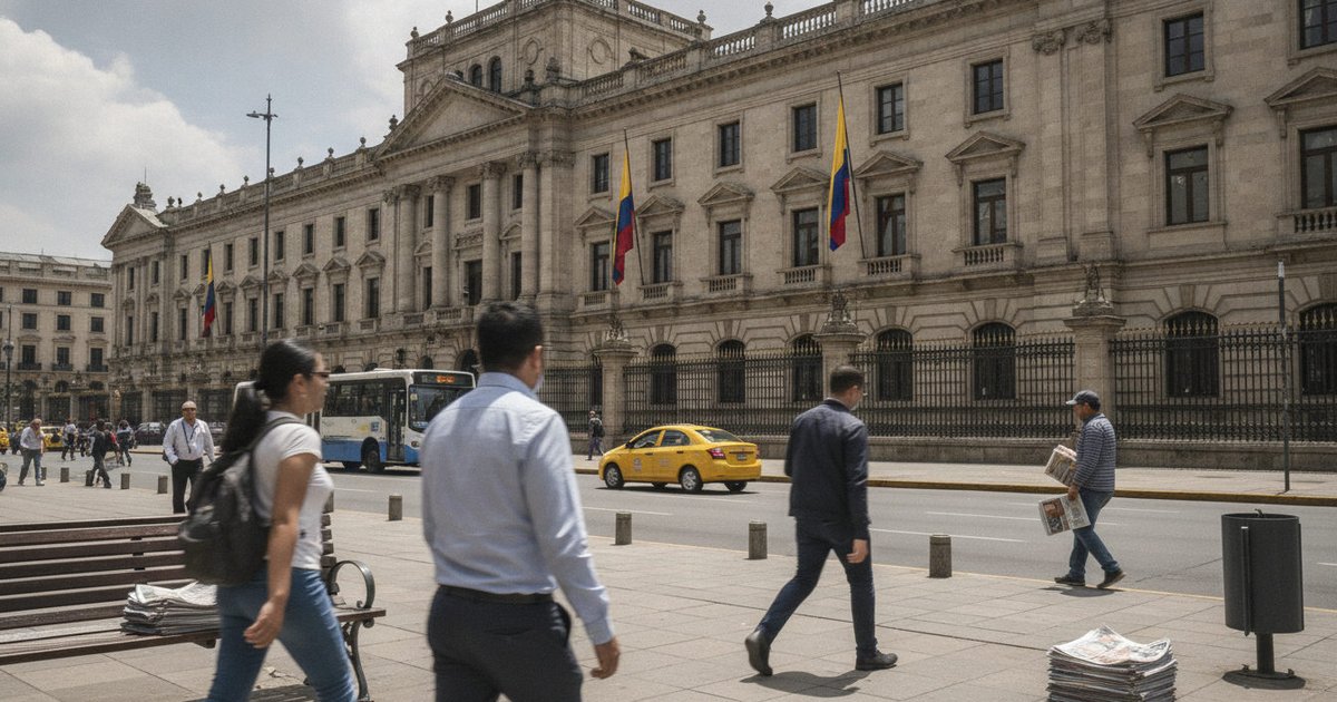Vista panorámica del Palacio de Nariño en Bogotá, la sede presidencial de Colombia, con la bandera nacional ondeando en el exterior.