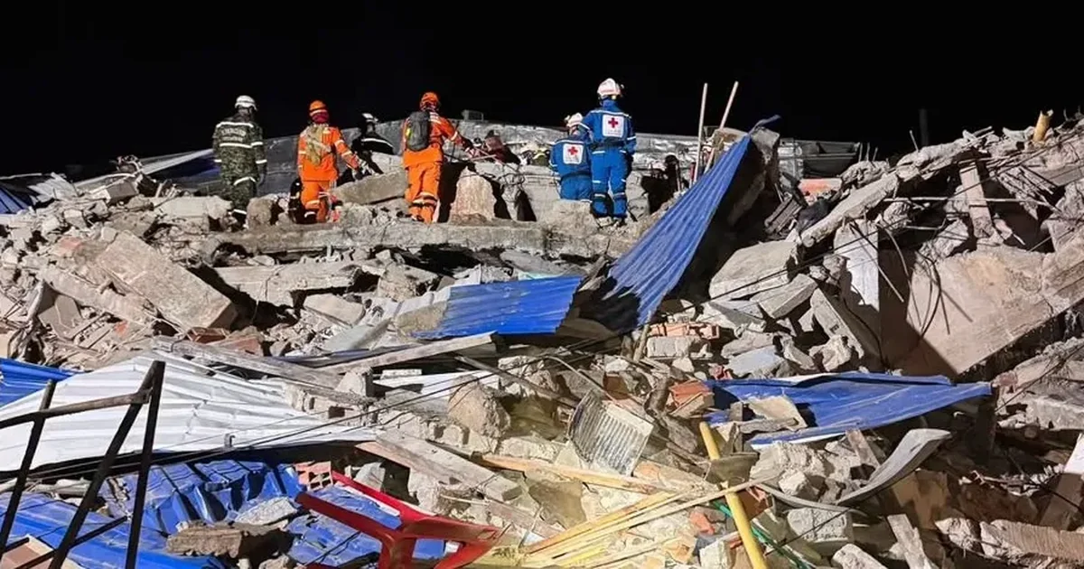 Labores de emergencia y rescate tras el terremoto que afectó Colombia en agosto de 2026.