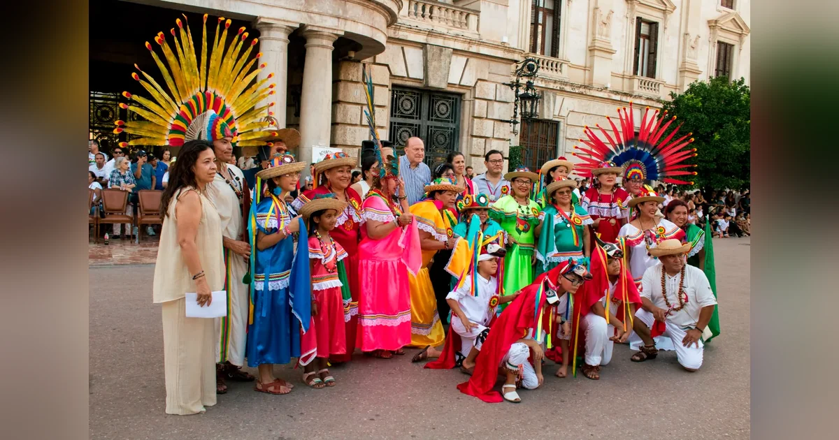 Valencia se llena de folklore boliviano en la celebración de los 201 años de independencia
